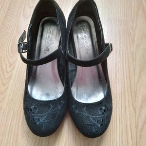 Black faux Suede wedge dress shoes girls sz 3.5